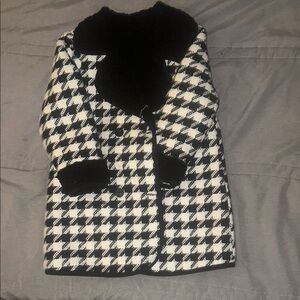 Stylish Black and White Houndstooth Women's Coat